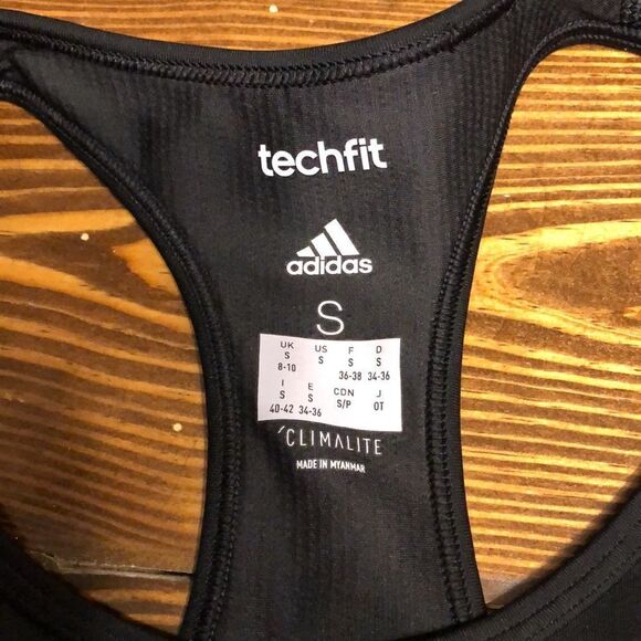 Adidas Techfit Sports Bra Size Small, Like New! - Picture 2 of 5